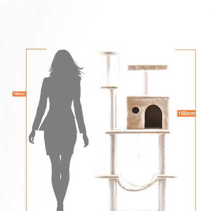 منصة شجرة القطط مع خدوش داخلية وأعمدة كبيرة